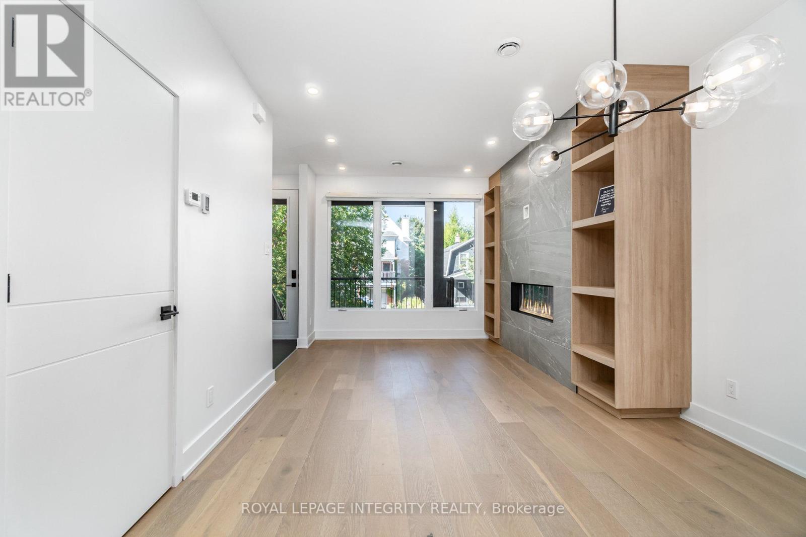 A - 284 Dovercourt Avenue, Ottawa, Ontario  K1Z 7H5 - Photo 4 - X12439640