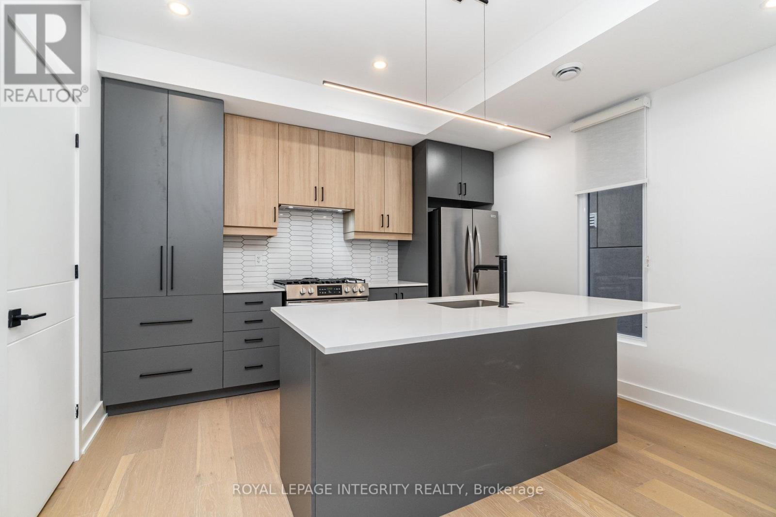 A - 284 Dovercourt Avenue, Ottawa, Ontario  K1Z 7H5 - Photo 5 - X12439640