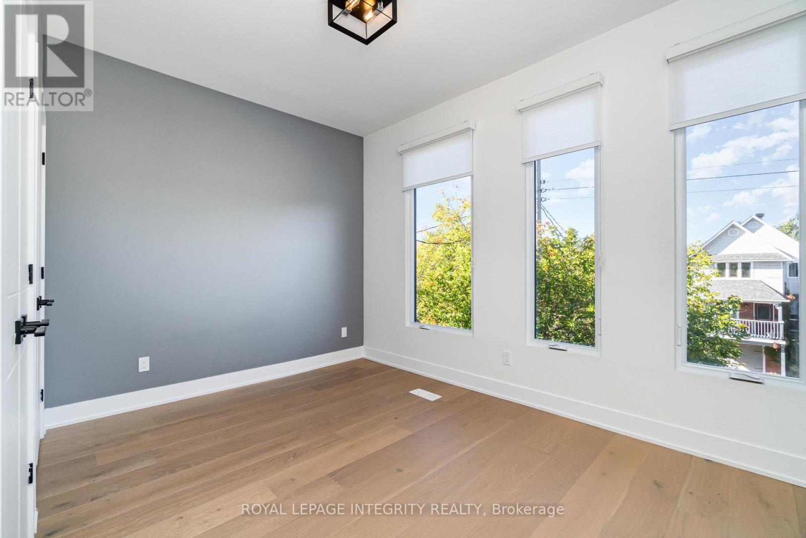 A - 284 Dovercourt Avenue, Ottawa, Ontario  K1Z 7H5 - Photo 8 - X12439640