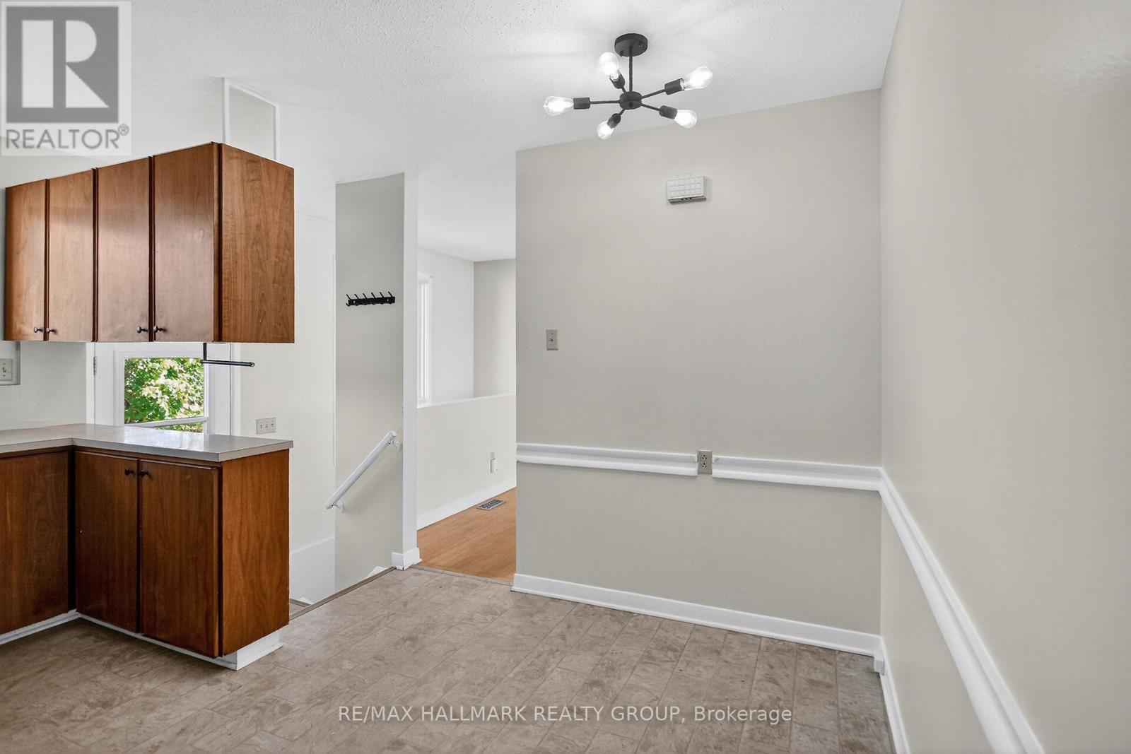 3 Sutton Place, Ottawa, Ontario  K2E 5G1 - Photo 12 - X12439659
