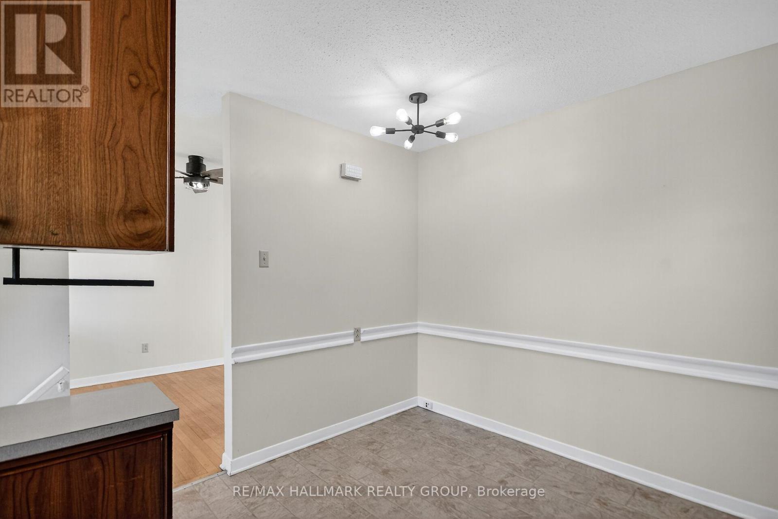 3 Sutton Place, Ottawa, Ontario  K2E 5G1 - Photo 14 - X12439659