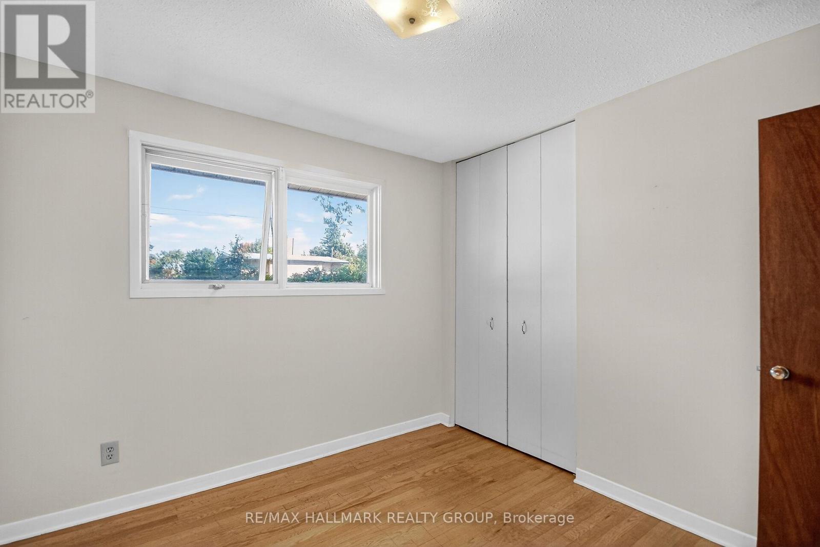 3 Sutton Place, Ottawa, Ontario  K2E 5G1 - Photo 19 - X12439659