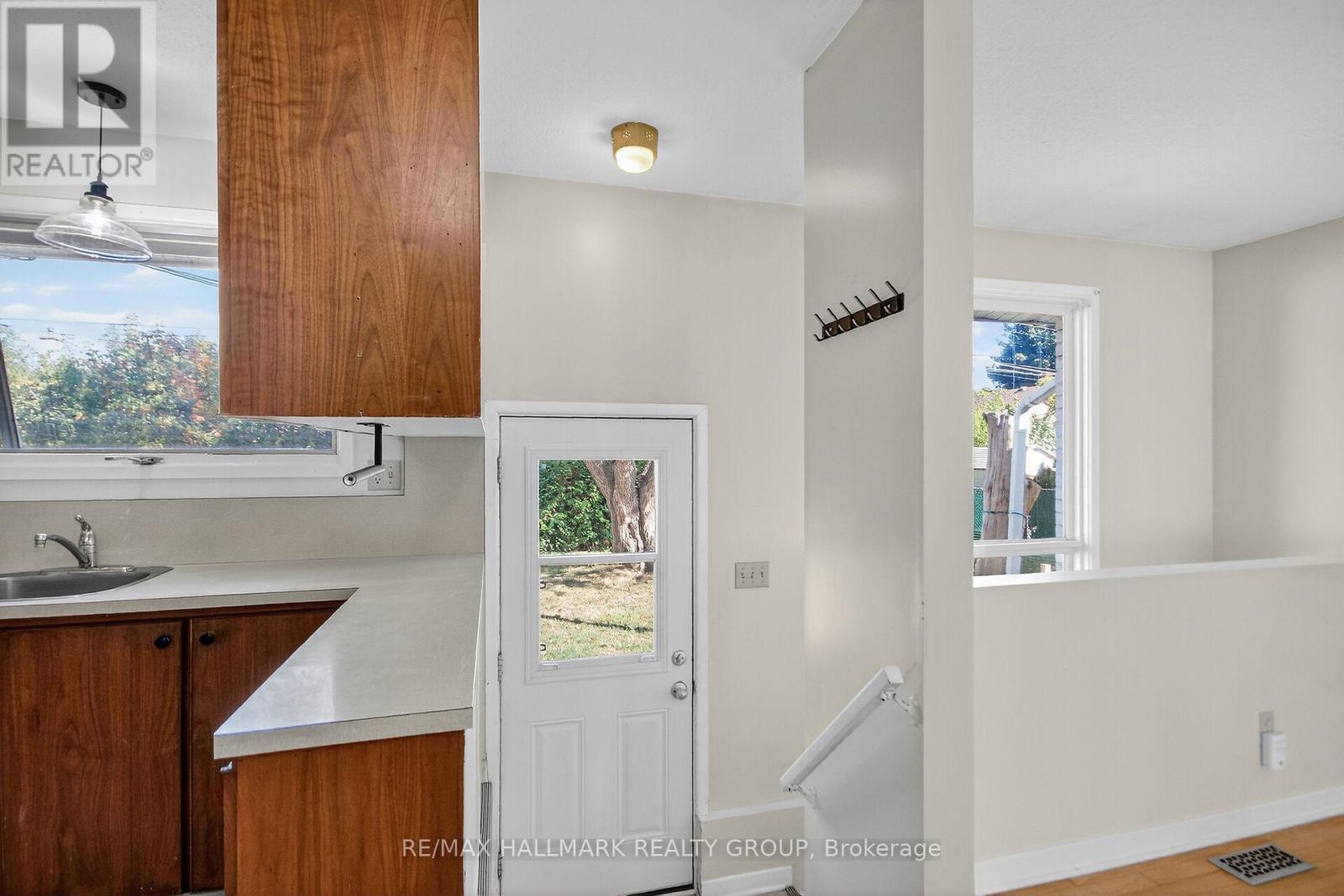 3 Sutton Place, Ottawa, Ontario  K2E 5G1 - Photo 21 - X12439659