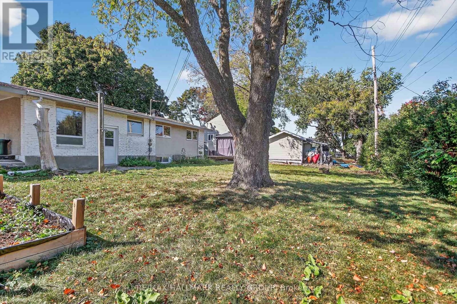 3 Sutton Place, Ottawa, Ontario  K2E 5G1 - Photo 24 - X12439659