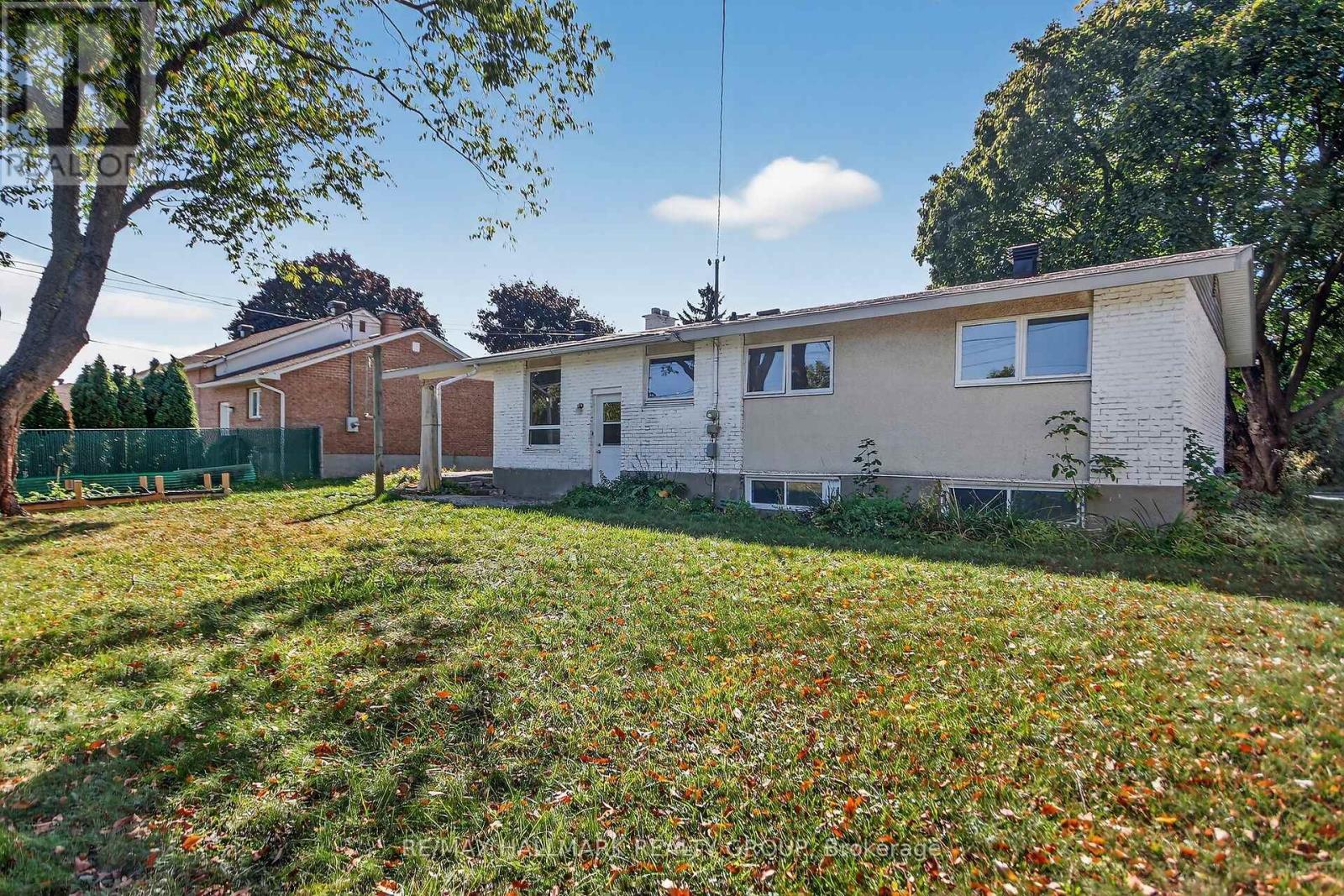 3 Sutton Place, Ottawa, Ontario  K2E 5G1 - Photo 25 - X12439659