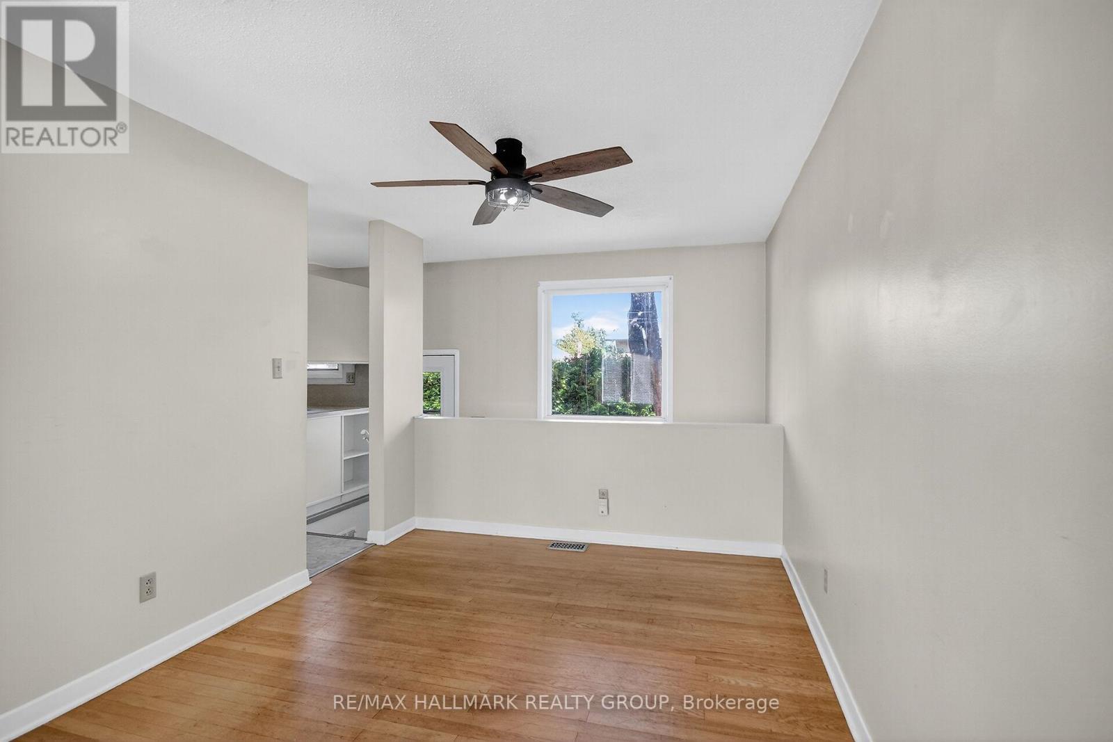 3 Sutton Place, Ottawa, Ontario  K2E 5G1 - Photo 7 - X12439659
