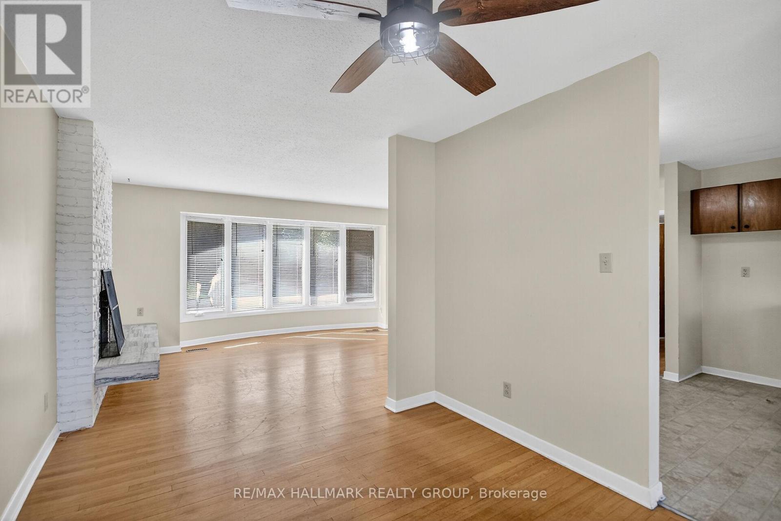3 Sutton Place, Ottawa, Ontario  K2E 5G1 - Photo 8 - X12439659