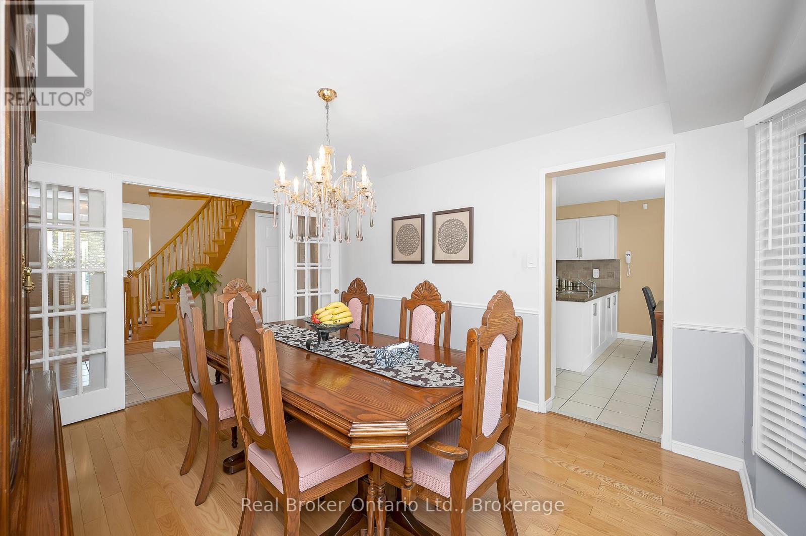 3277 Folkway Drive, Burlington, Ontario  L7M 3J2 - Photo 13 - W12439564