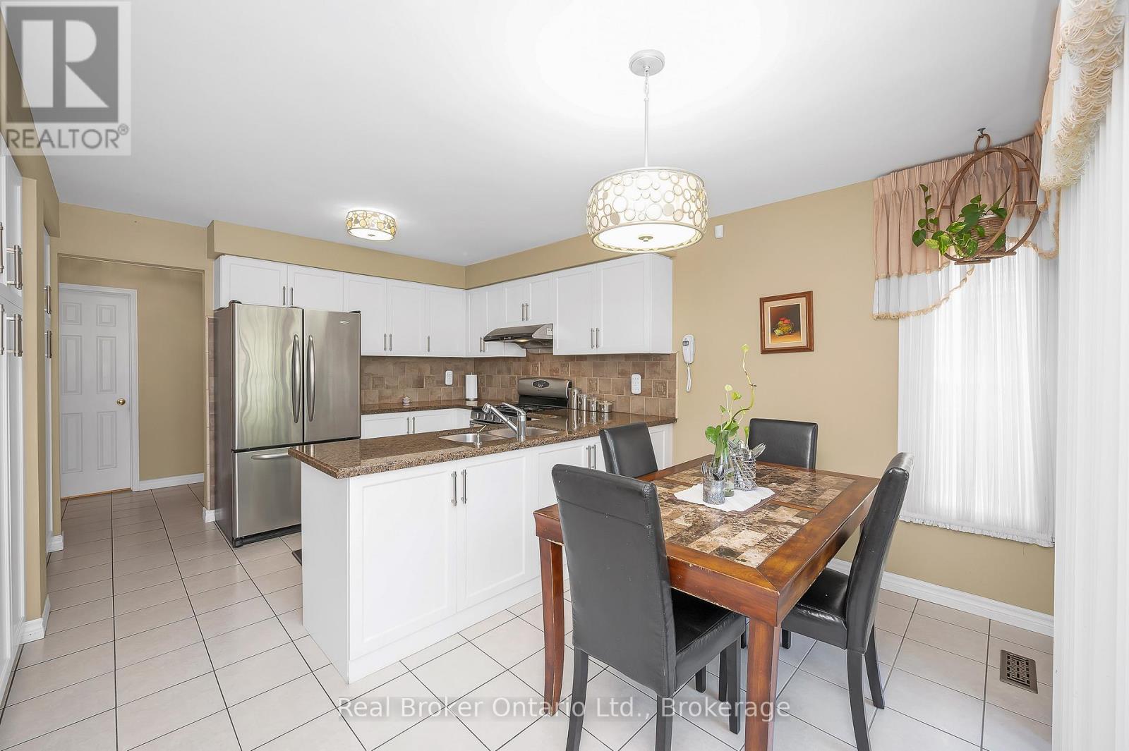3277 Folkway Drive, Burlington, Ontario  L7M 3J2 - Photo 15 - W12439564