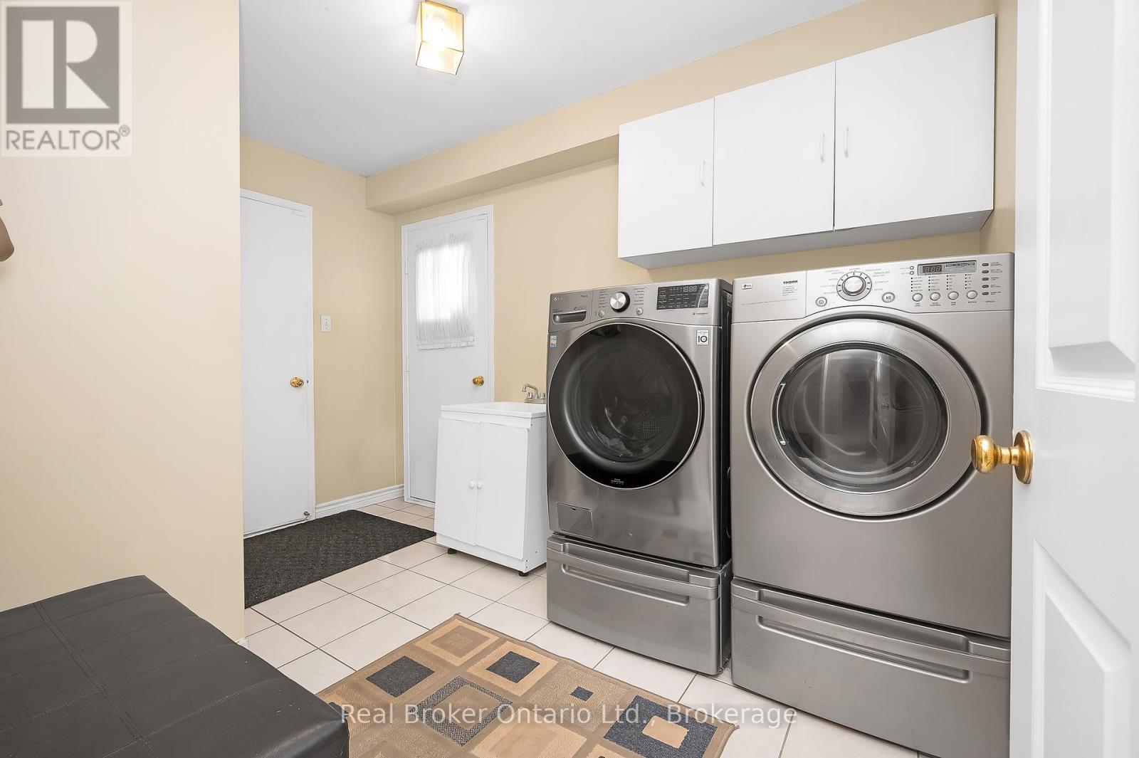 3277 Folkway Drive, Burlington, Ontario  L7M 3J2 - Photo 21 - W12439564