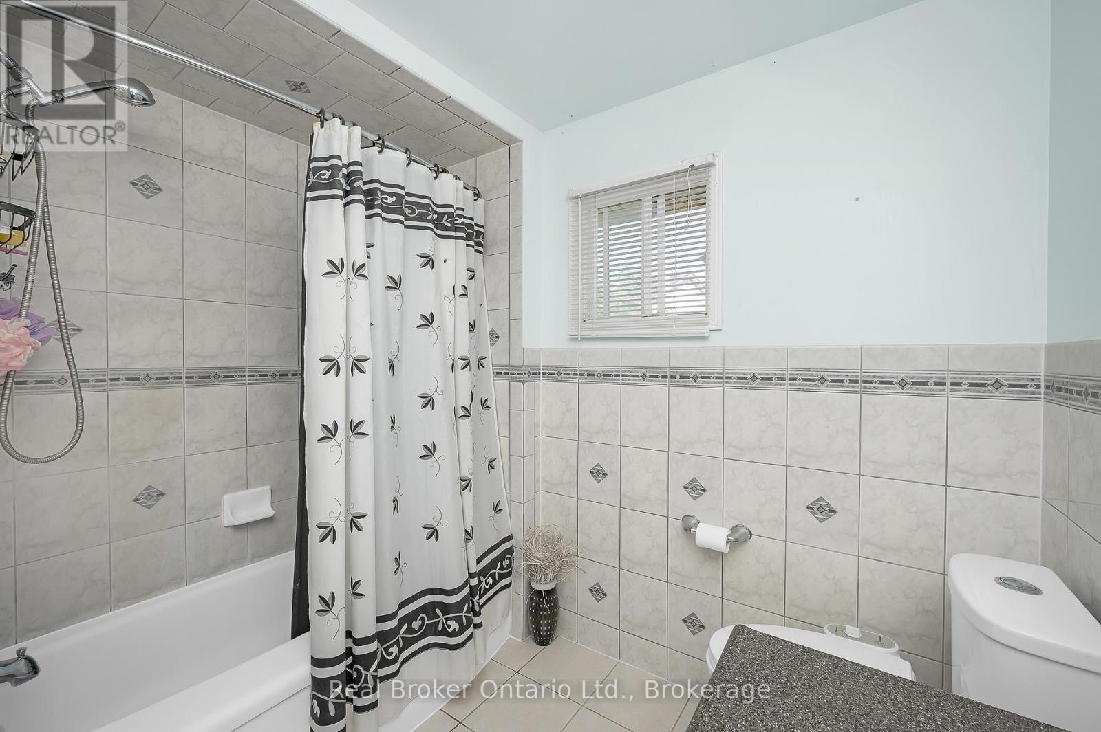 3277 Folkway Drive, Burlington, Ontario  L7M 3J2 - Photo 29 - W12439564