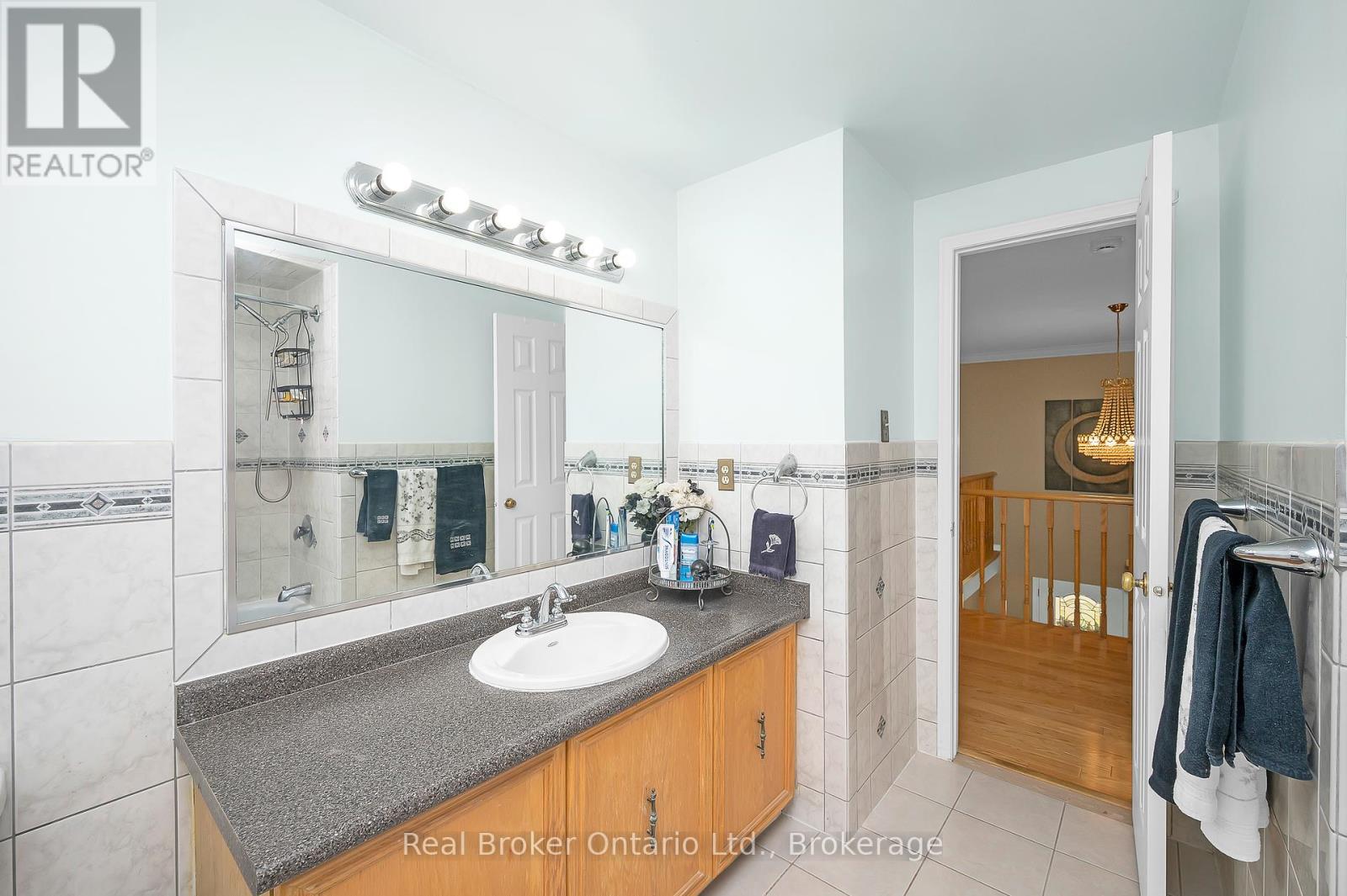 3277 Folkway Drive, Burlington, Ontario  L7M 3J2 - Photo 30 - W12439564