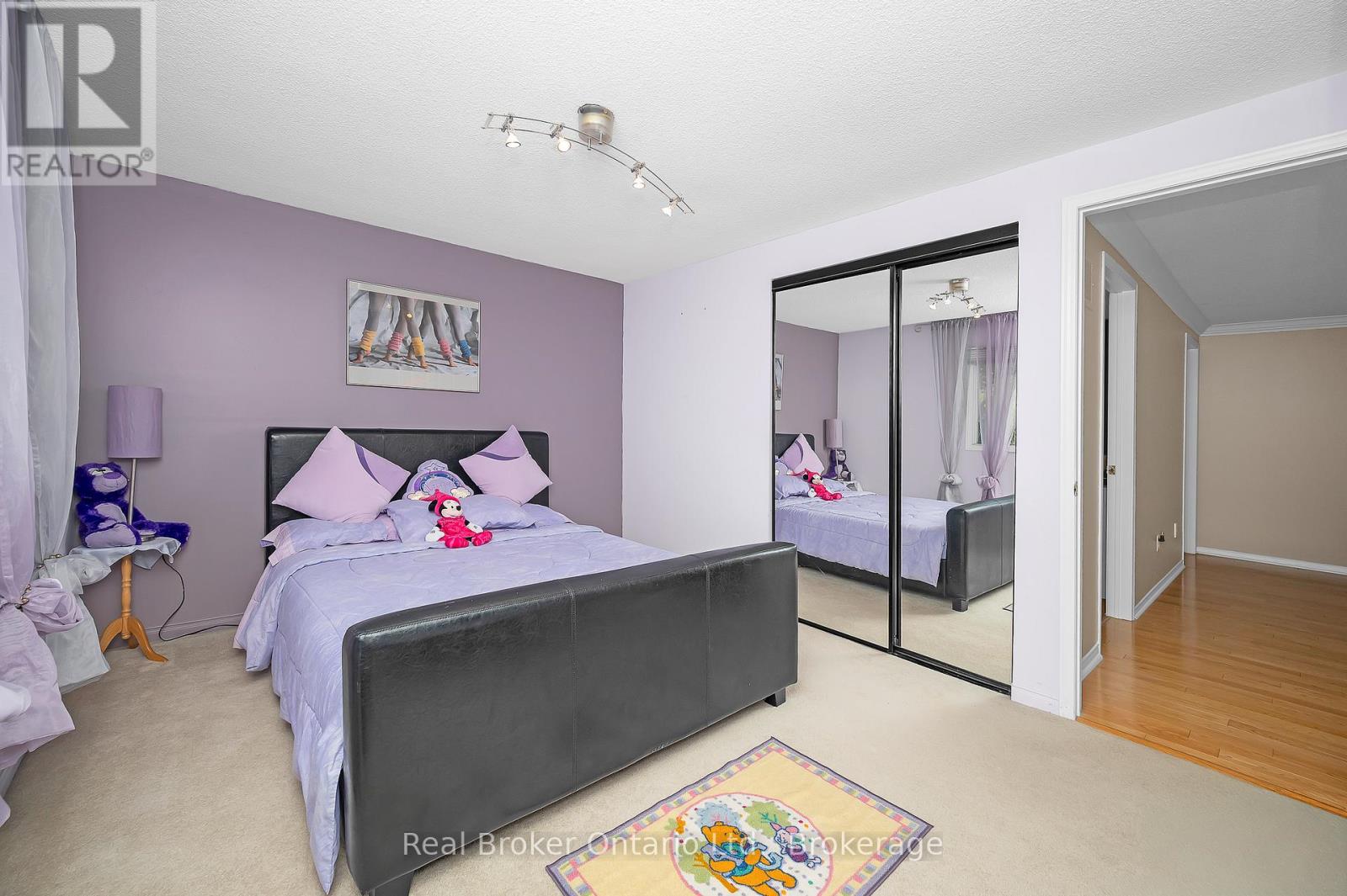 3277 Folkway Drive, Burlington, Ontario  L7M 3J2 - Photo 31 - W12439564
