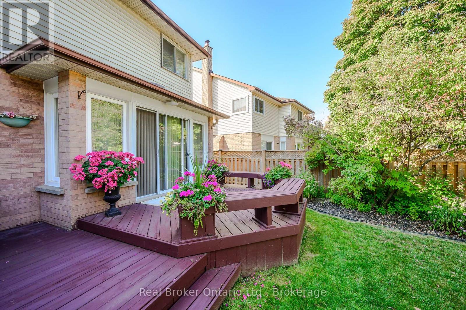 3277 Folkway Drive, Burlington, Ontario  L7M 3J2 - Photo 45 - W12439564