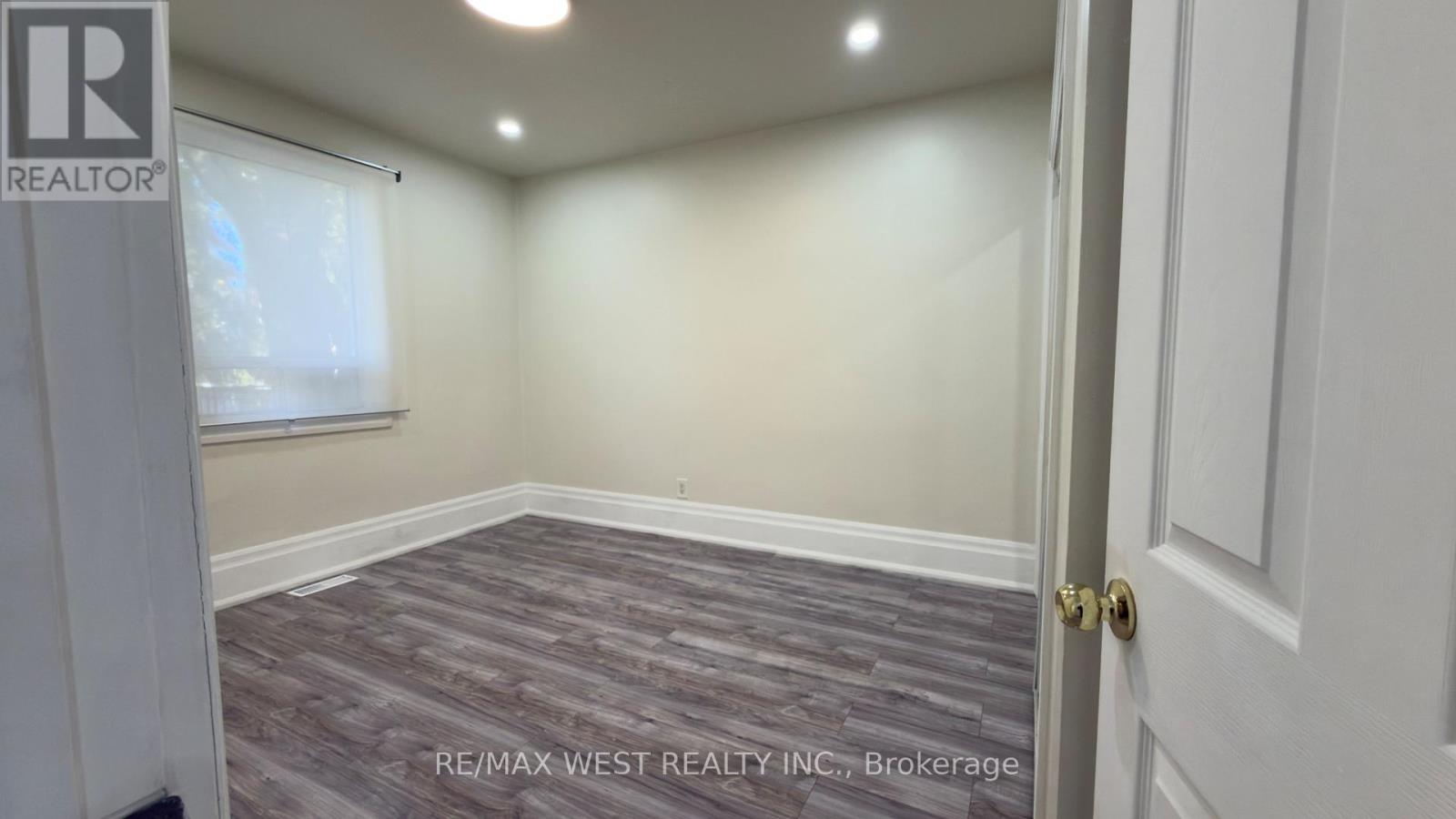 25 Sixteenth Street, Toronto, Ontario  M8V 3J7 - Photo 19 - W12437026