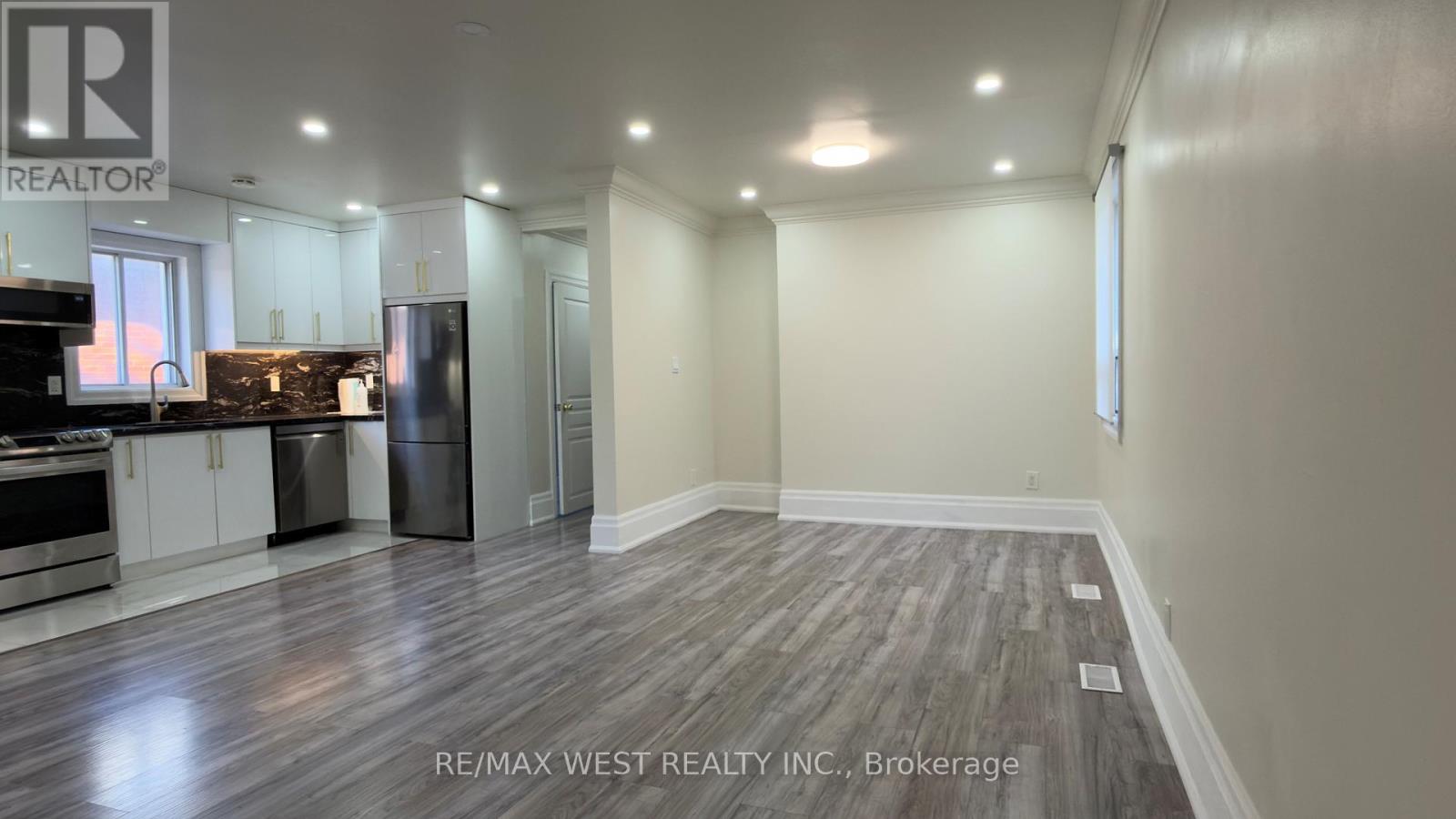 25 Sixteenth Street, Toronto, Ontario  M8V 3J7 - Photo 11 - W12437026
