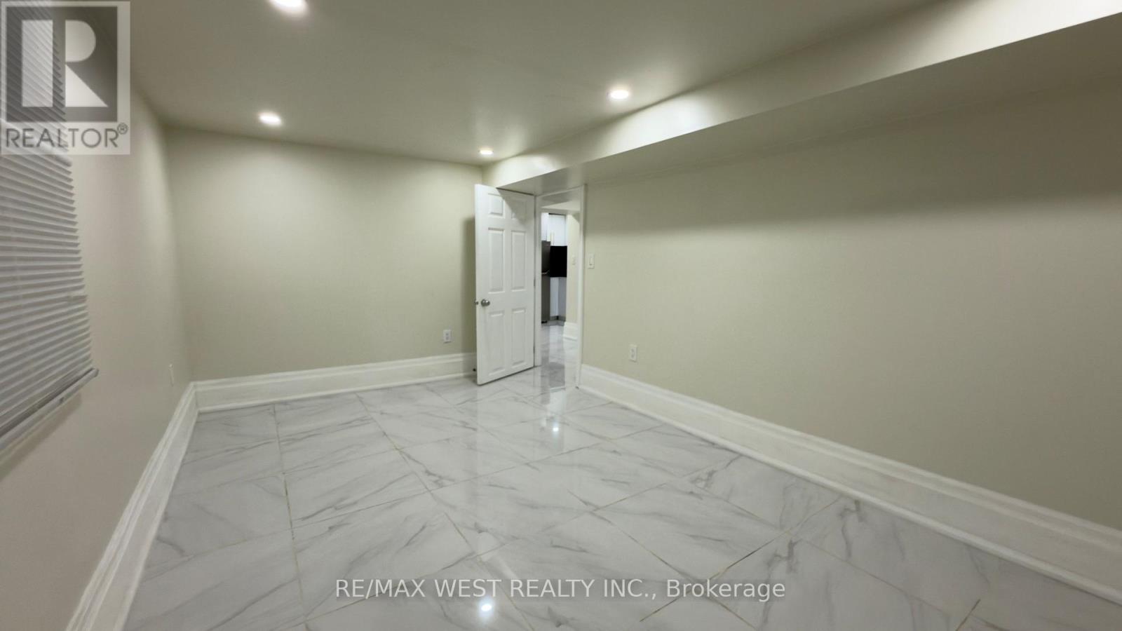 25 Sixteenth Street, Toronto, Ontario  M8V 3J7 - Photo 29 - W12437026