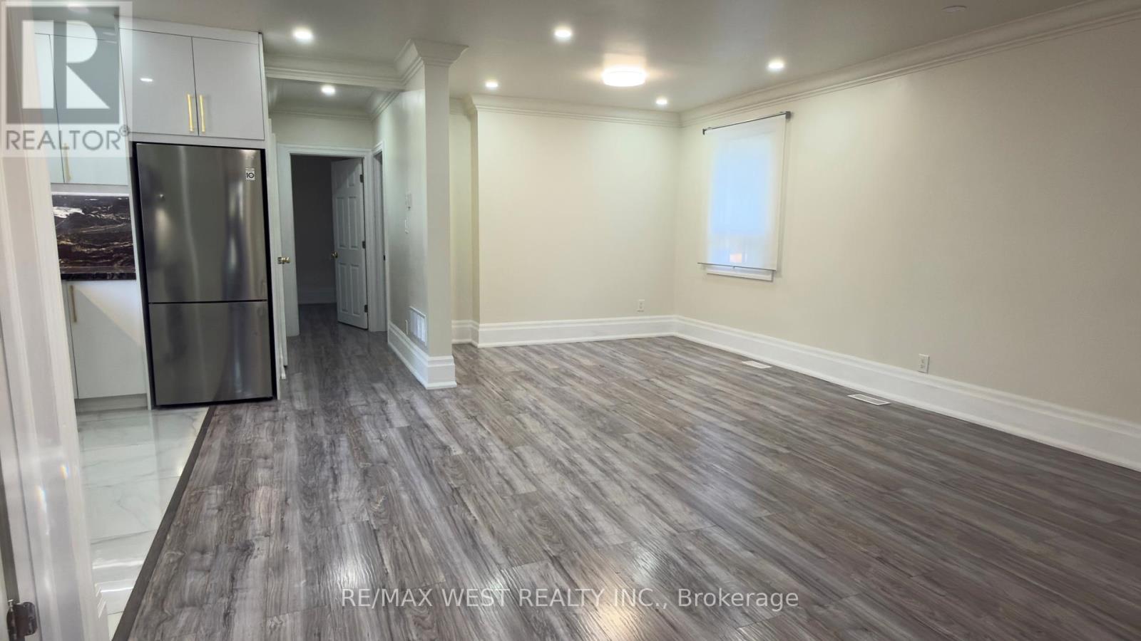 25 Sixteenth Street, Toronto, Ontario  M8V 3J7 - Photo 9 - W12437026