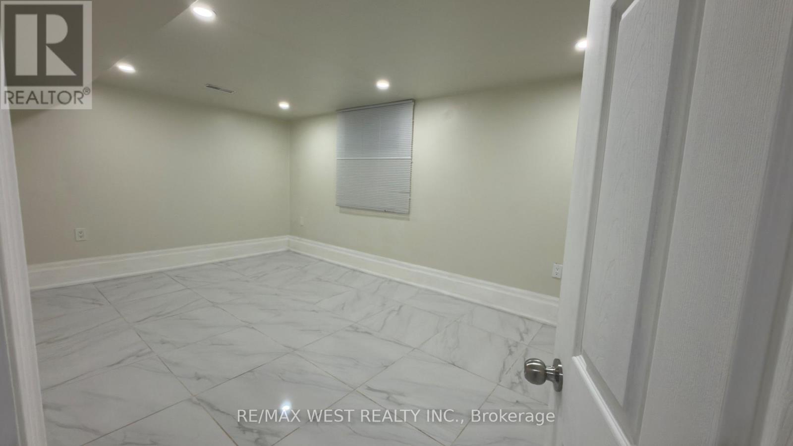 25 Sixteenth Street, Toronto, Ontario  M8V 3J7 - Photo 28 - W12437026