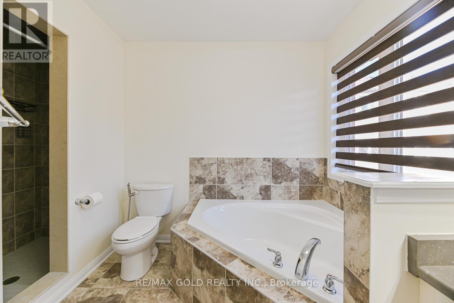 121 Buick Boulevard, Brampton, Ontario  L7A 0Z2 - Photo 16 - W12437506