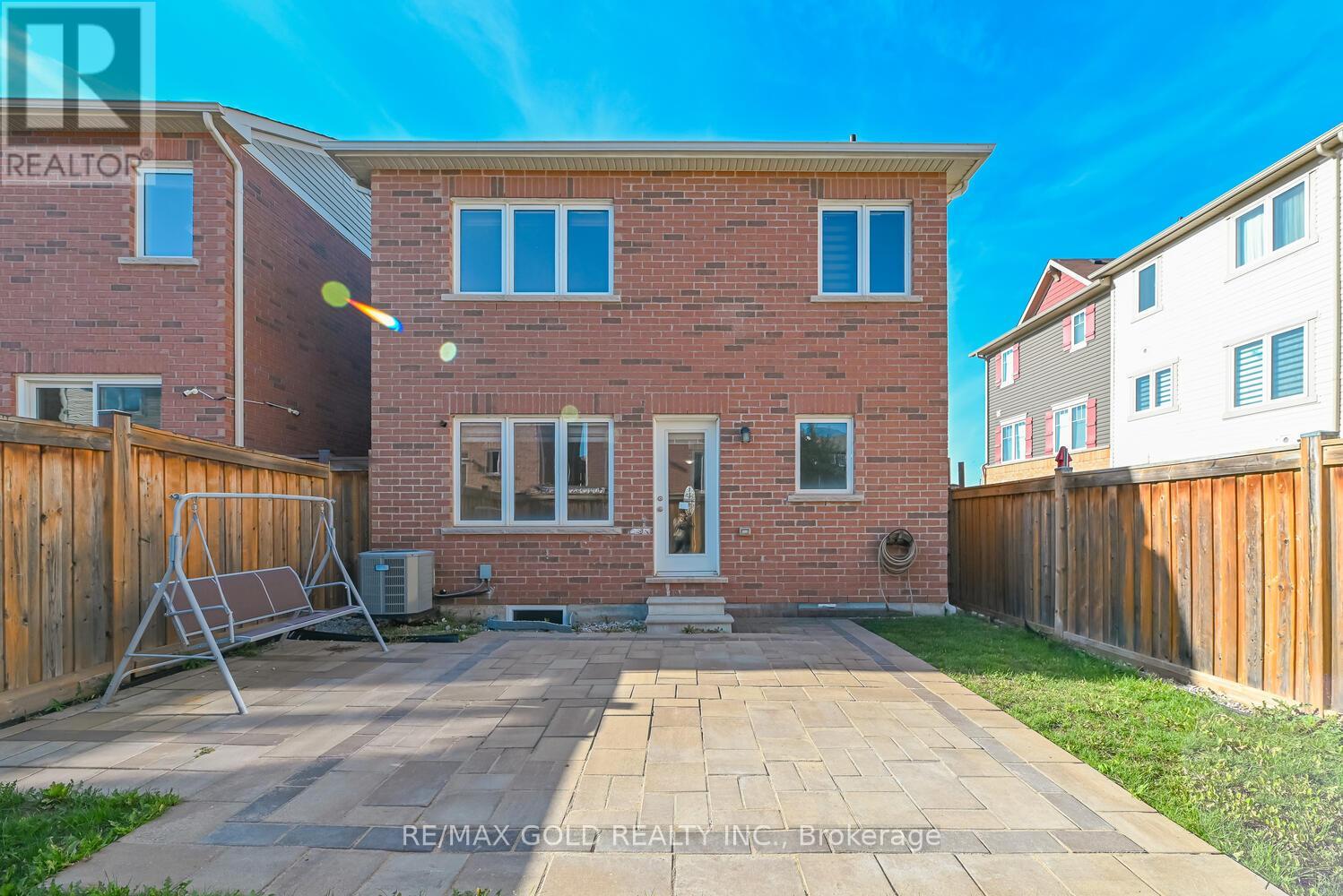 121 Buick Boulevard, Brampton, Ontario  L7A 0Z2 - Photo 32 - W12437506