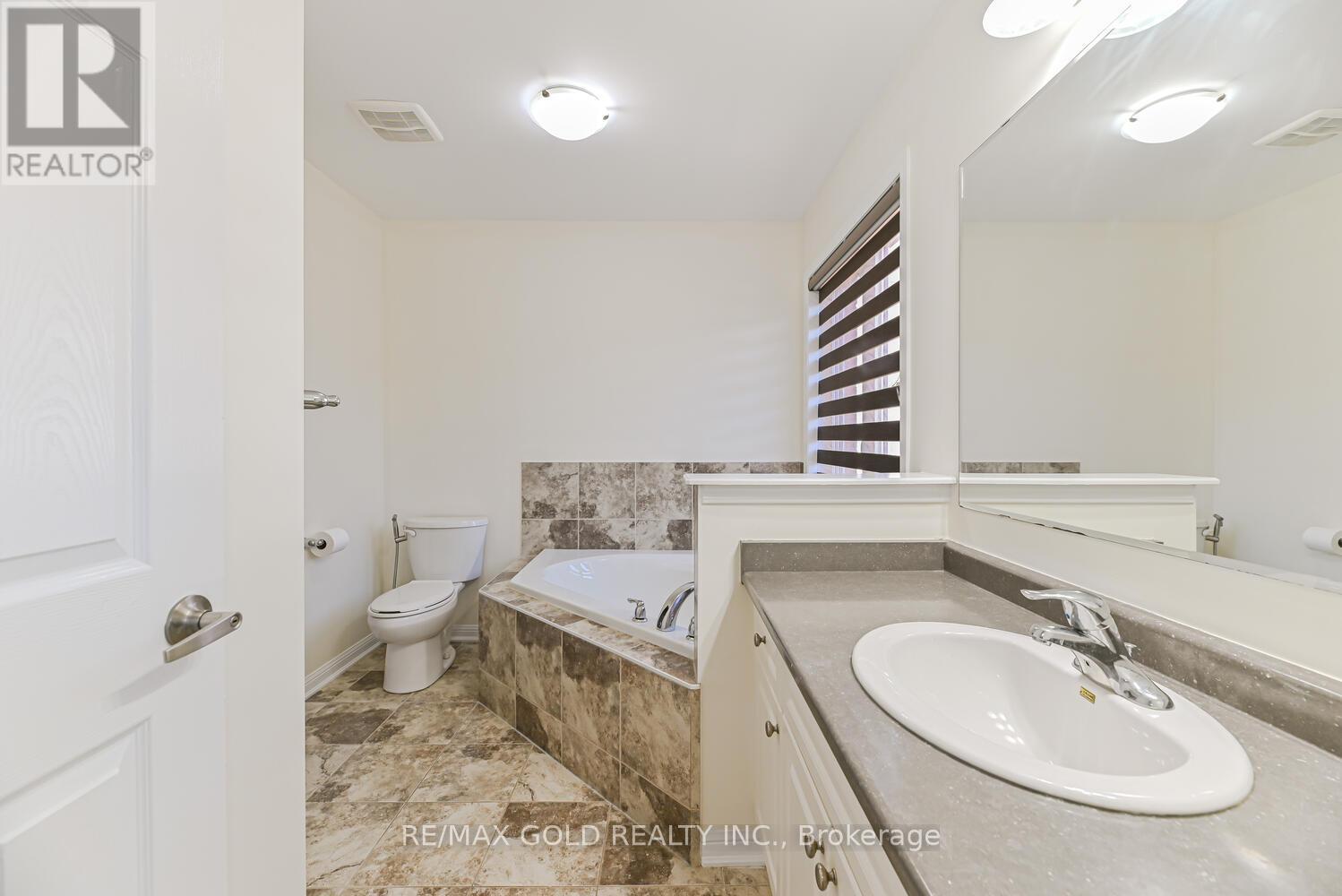 121 Buick Boulevard, Brampton, Ontario  L7A 0Z2 - Photo 15 - W12437506