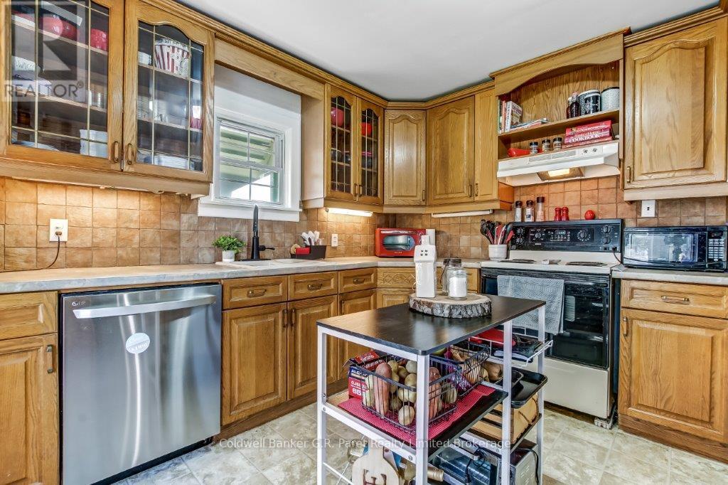 87 Vienna Road, Tillsonburg, Ontario  N4G 3C9 - Photo 2 - X12439655