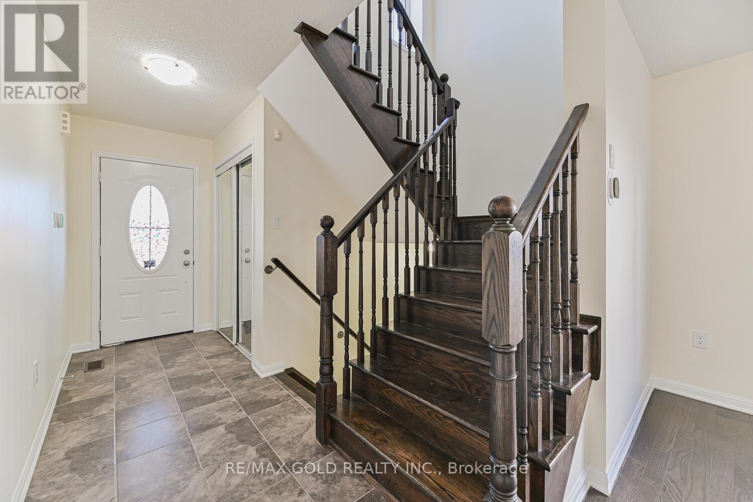 121 Buick Boulevard, Brampton, Ontario  L7A 0Z2 - Photo 3 - W12437506