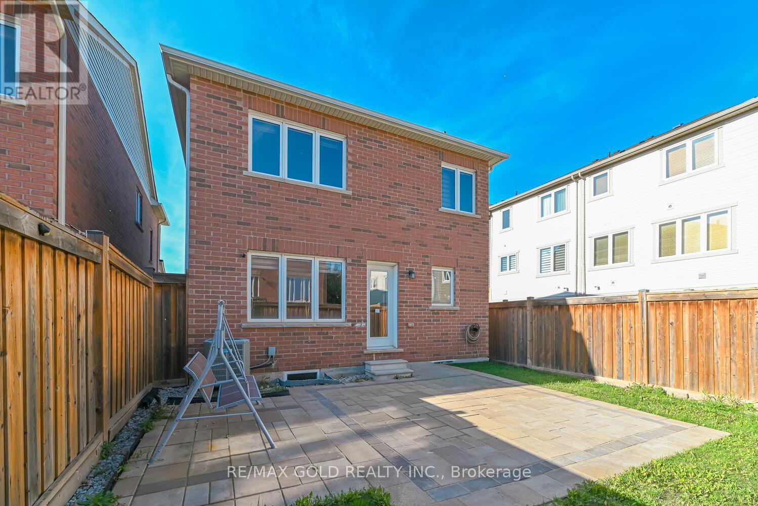 121 Buick Boulevard, Brampton, Ontario  L7A 0Z2 - Photo 33 - W12437506