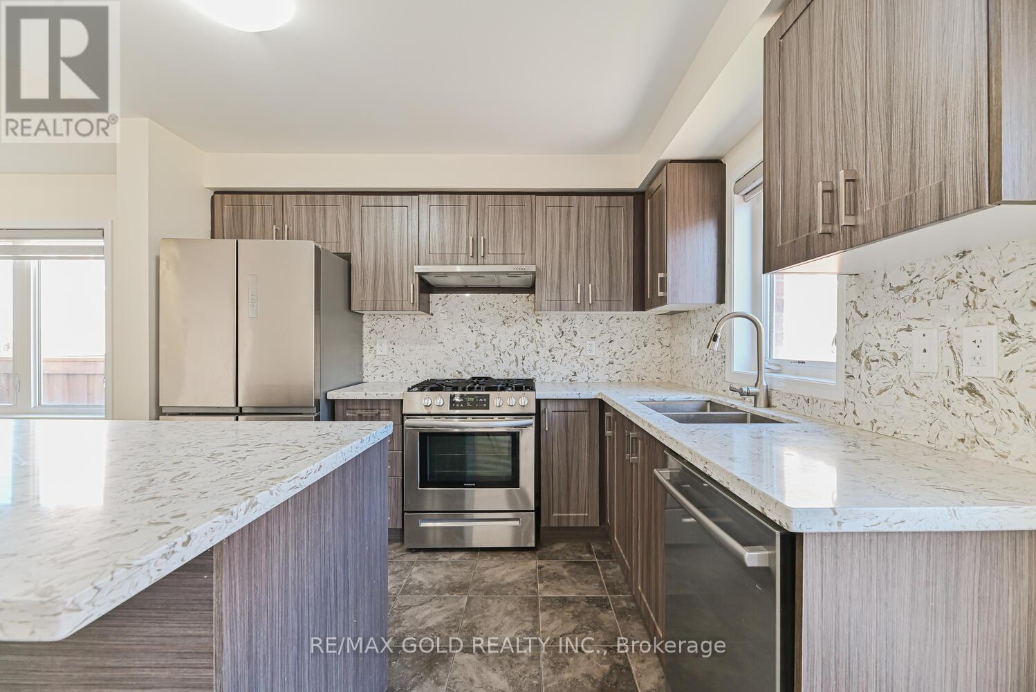 121 Buick Boulevard, Brampton, Ontario  L7A 0Z2 - Photo 8 - W12437506