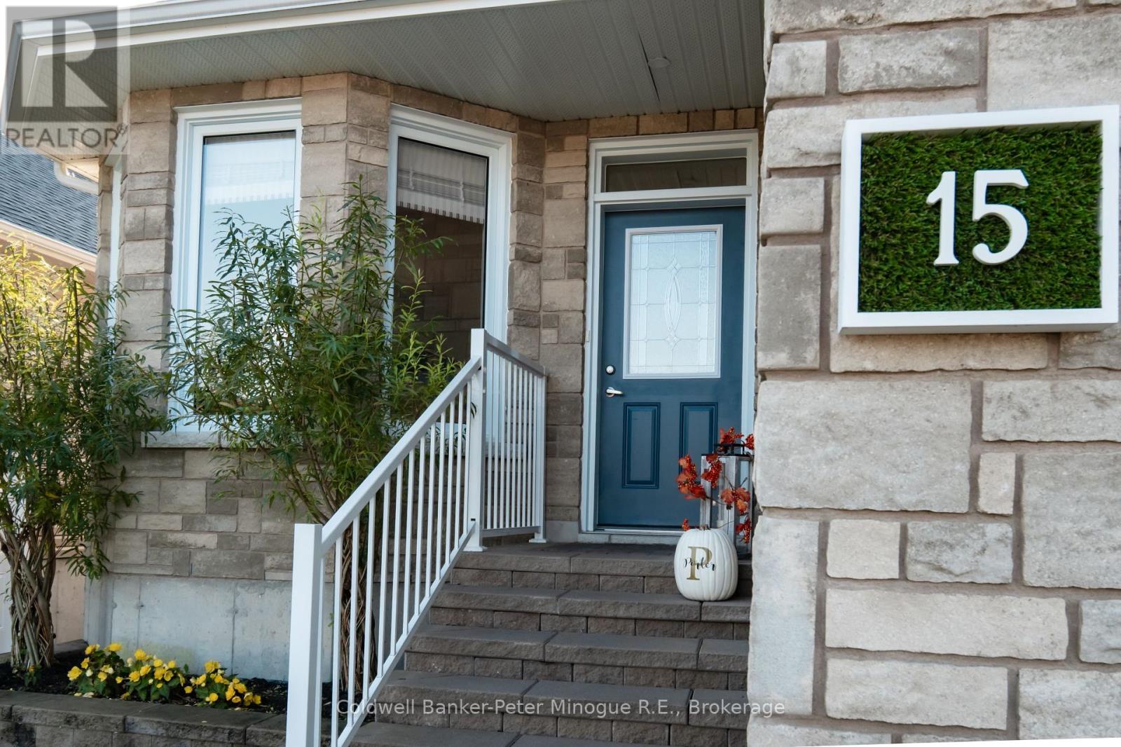 15 Frank Court, North Bay, Ontario  P1B 0C4 - Photo 4 - X12439586