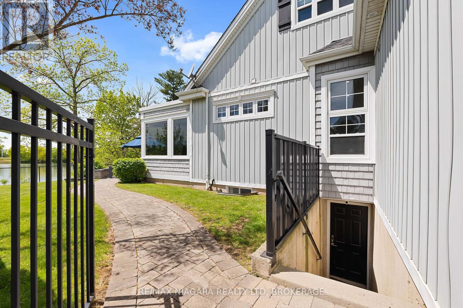 1448 Four Mile Creek Road, Niagara-On-The-Lake (Virgil), Ontario  L0S 1J0 - Photo 34 - X12439468