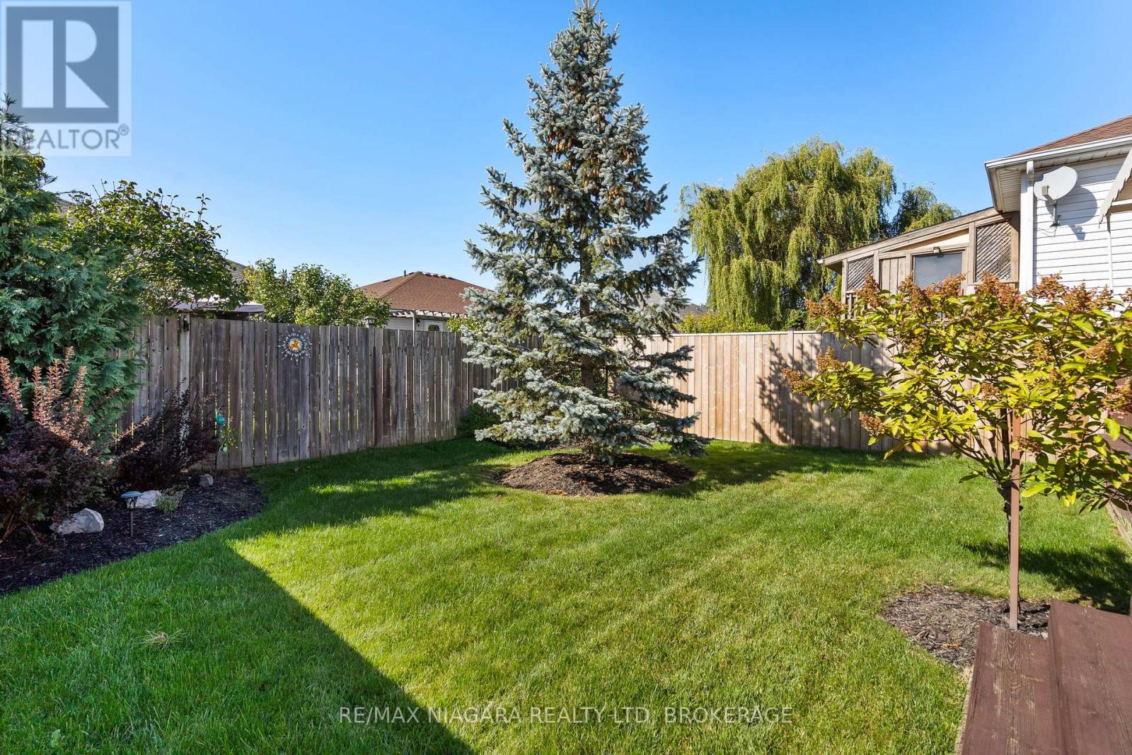 208 Autumn Crescent, Welland (West Welland), Ontario  L3C 7K2 - Photo 23 - X12439504