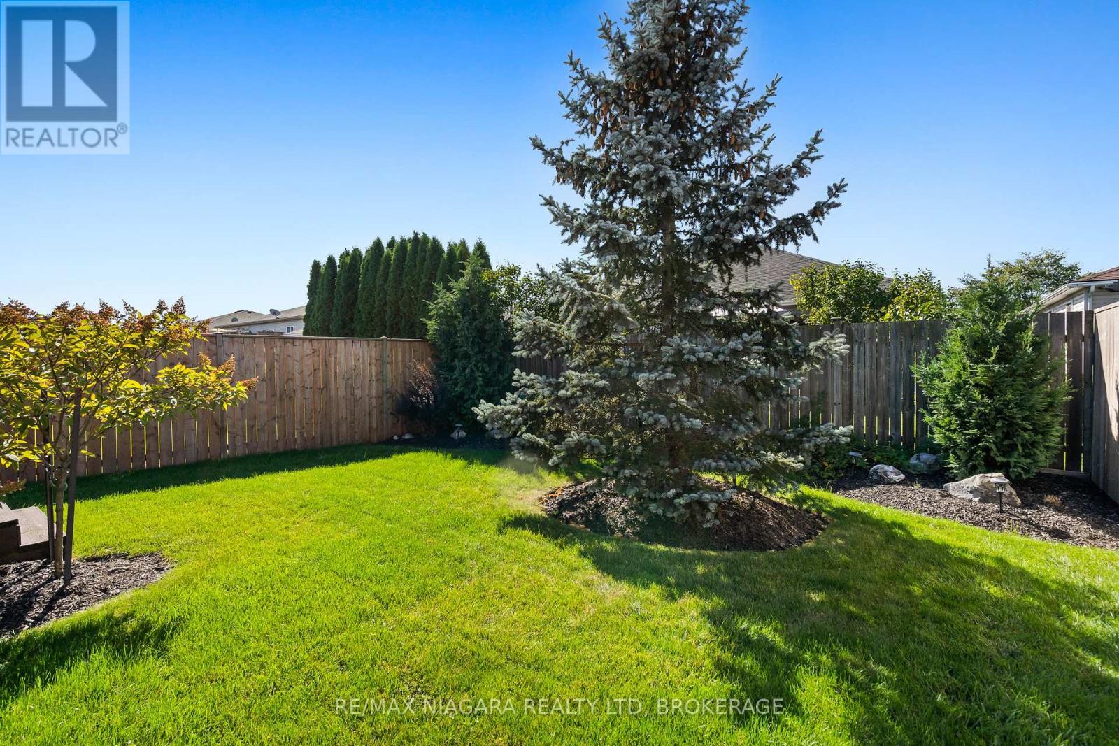 208 Autumn Crescent, Welland (West Welland), Ontario  L3C 7K2 - Photo 25 - X12439504