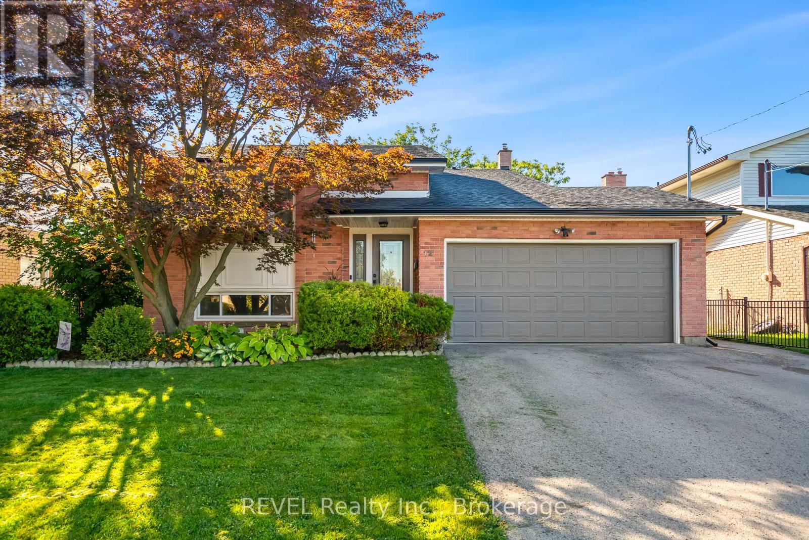12 Silverdale Drive, St. Catharines (Vine/linwell), Ontario  L2M 3N1 - Photo 3 - X12439514