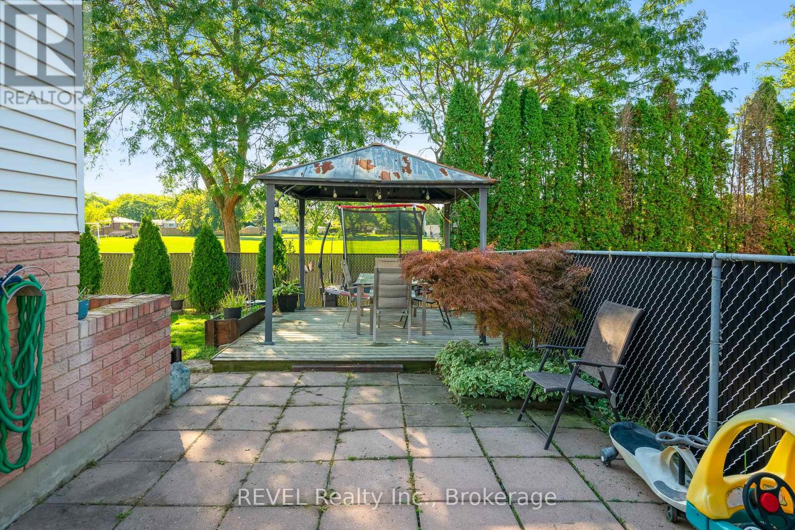 12 Silverdale Drive, St. Catharines (Vine/linwell), Ontario  L2M 3N1 - Photo 7 - X12439514