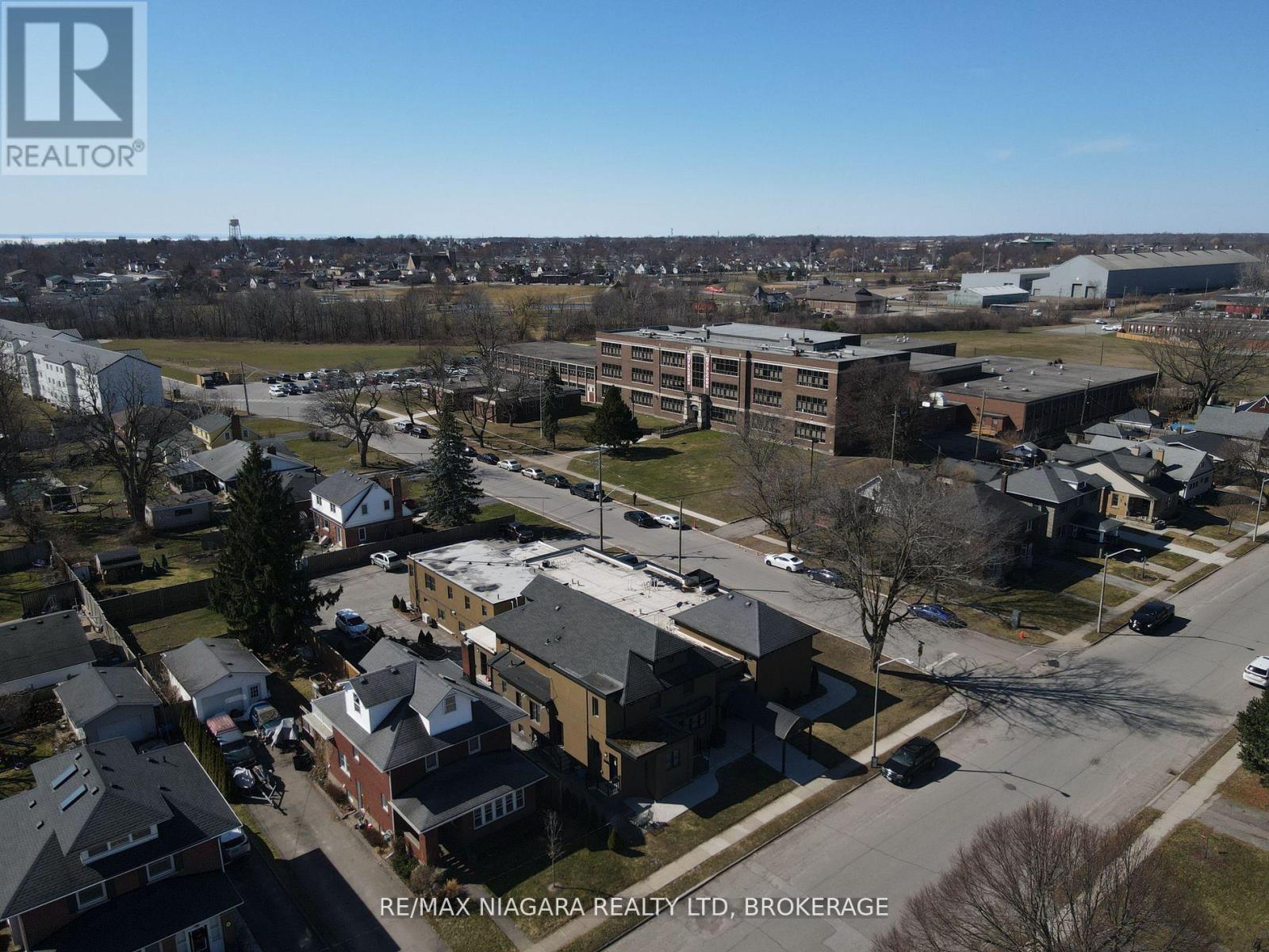 21 Wintemute Street, Fort Erie (Central), Ontario  L2A 3N9 - Photo 34 - X12439523