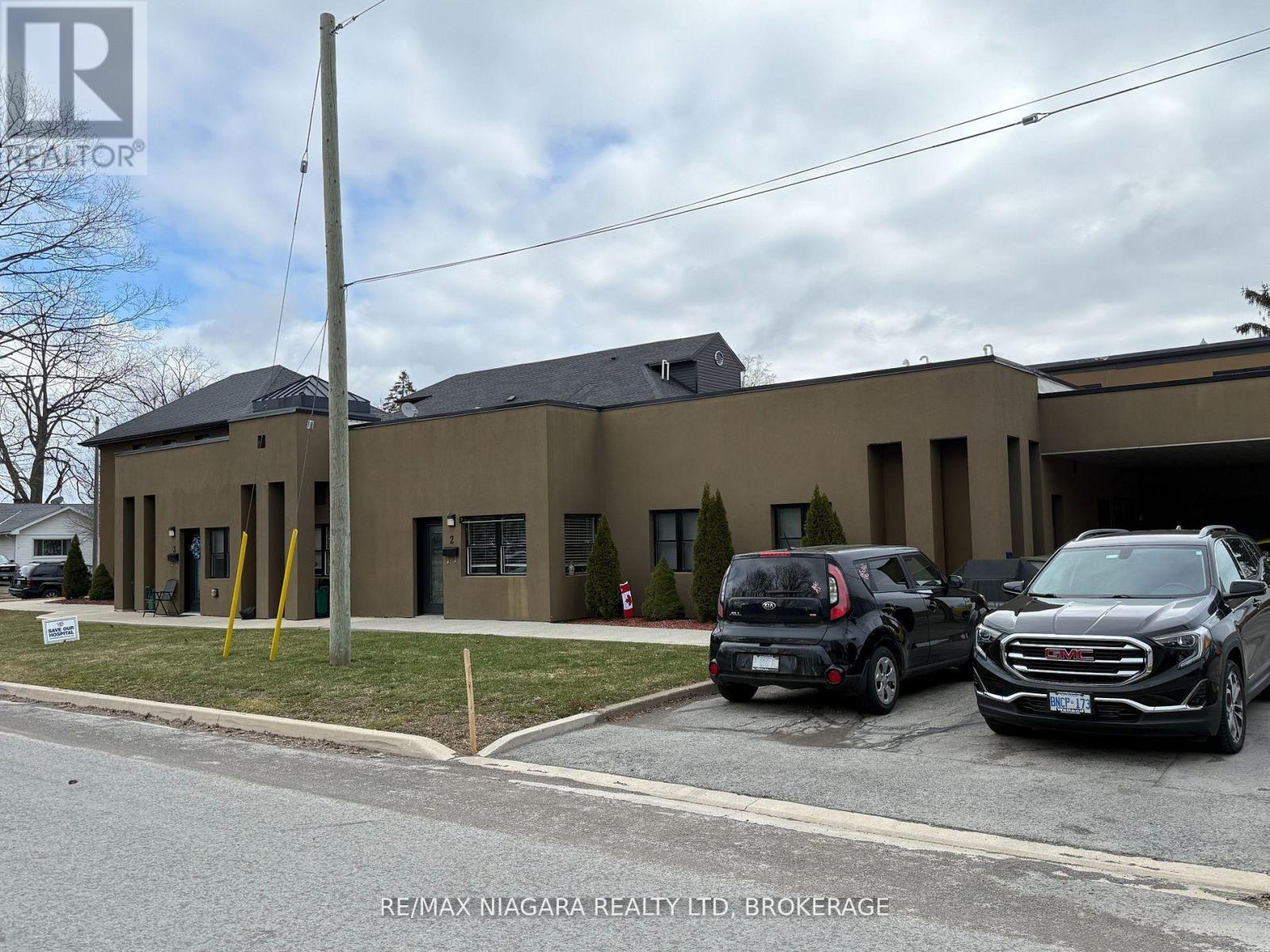 21 Wintemute Street, Fort Erie (Central), Ontario  L2A 3N9 - Photo 4 - X12439523