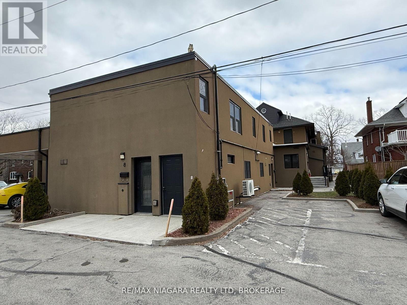 21 Wintemute Street, Fort Erie (Central), Ontario  L2A 3N9 - Photo 5 - X12439523
