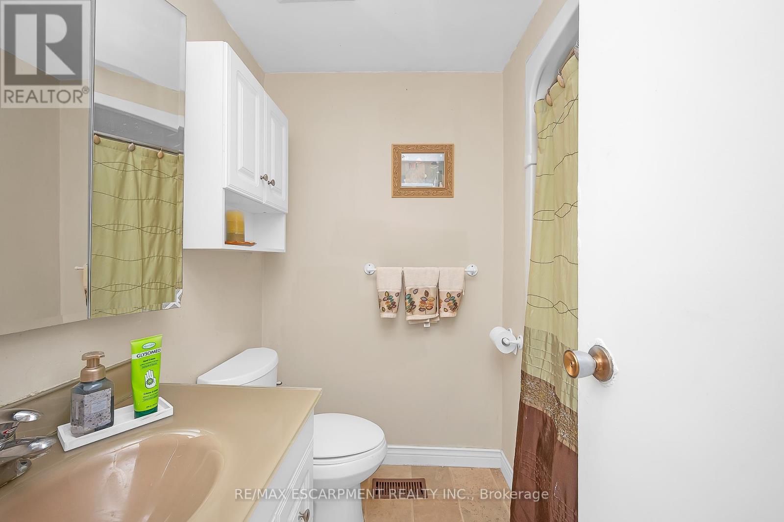 L80 - 223 Pioneer Drive, Kitchener, Ontario  N2P 1L9 - Photo 15 - X12422778