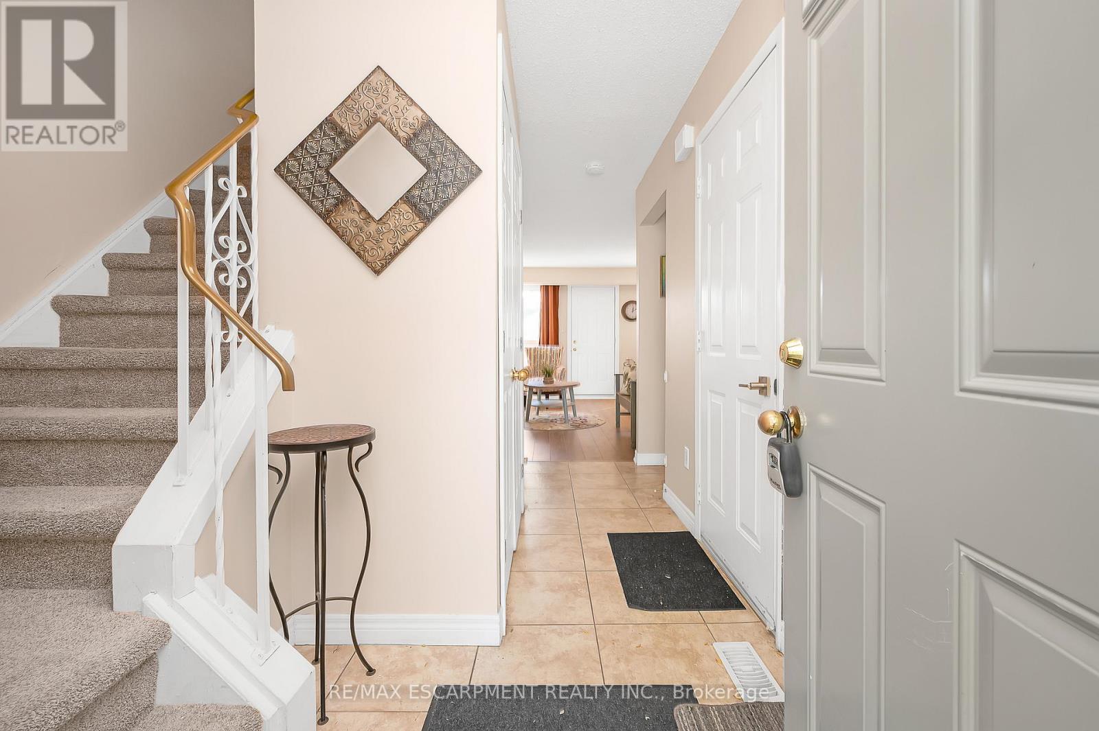 L80 - 223 Pioneer Drive, Kitchener, Ontario  N2P 1L9 - Photo 5 - X12422778