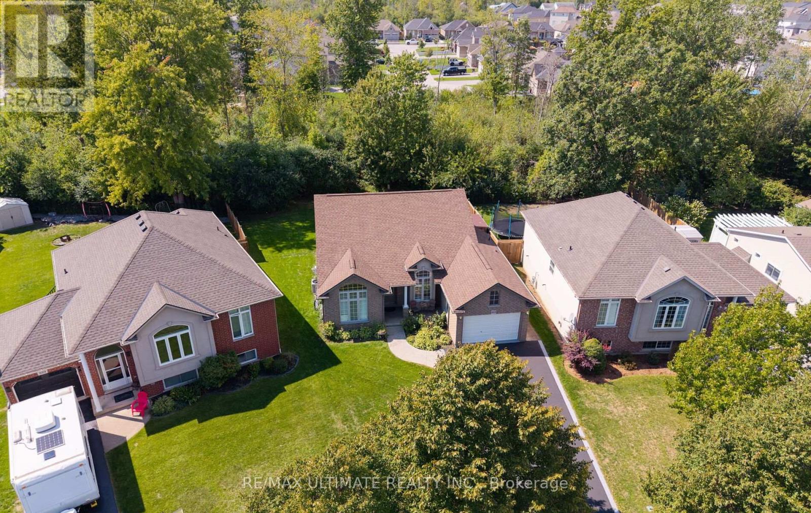 893 Canada Drive, Fort Erie, Ontario  L2A 6E9 - Photo 3 - X12392508