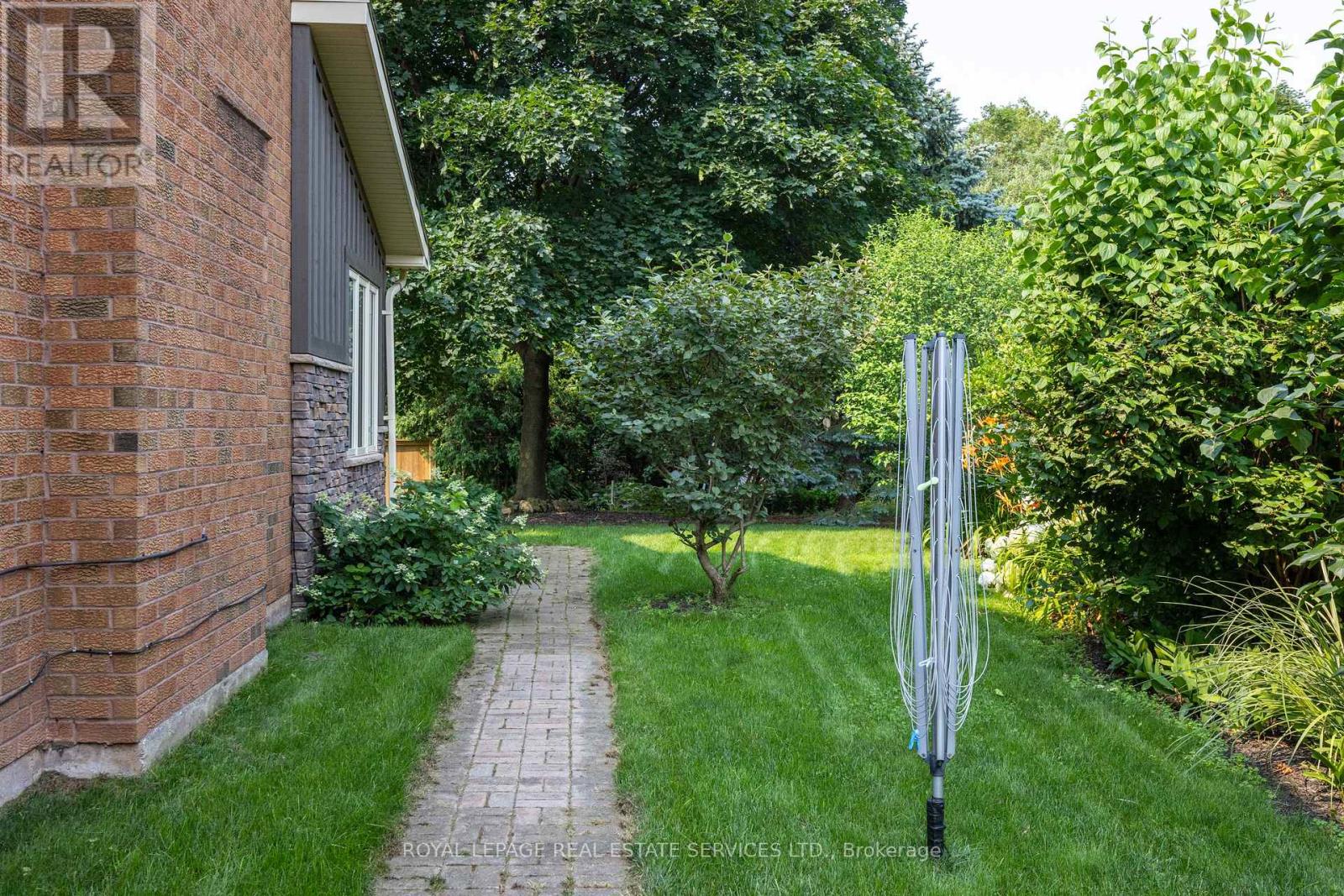 1210 Beechgrove Crescent, Oakville, Ontario  L6M 2B4 - Photo 12 - W12439367