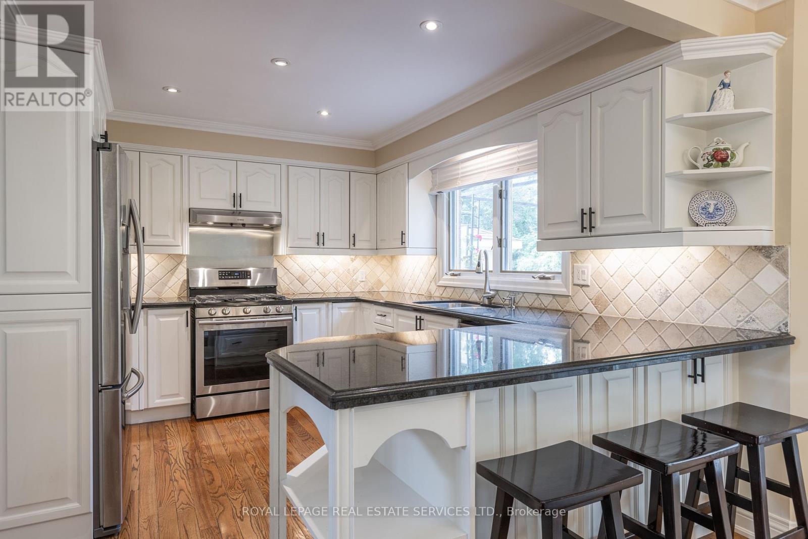 1210 Beechgrove Crescent, Oakville, Ontario  L6M 2B4 - Photo 21 - W12439367