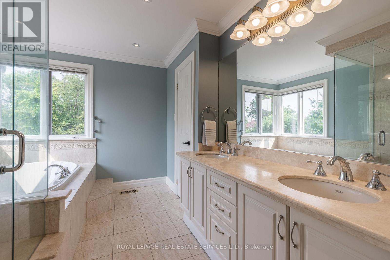 1210 Beechgrove Crescent, Oakville, Ontario  L6M 2B4 - Photo 38 - W12439367