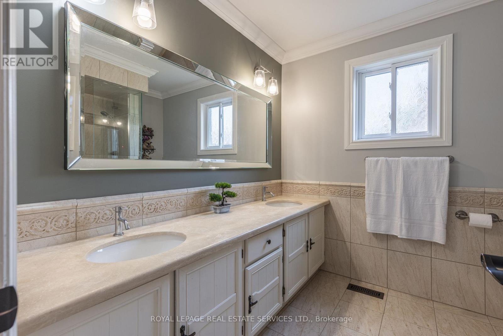 1210 Beechgrove Crescent, Oakville, Ontario  L6M 2B4 - Photo 42 - W12439367