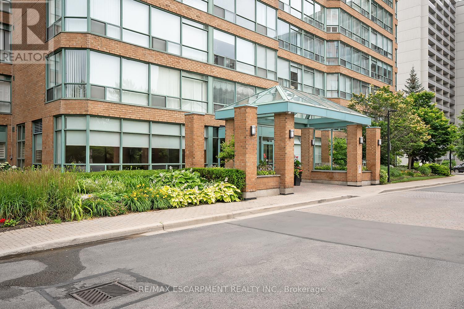 612 - 1276 Maple Crossing Boulevard, Burlington, Ontario  L7S 2J9 - Photo 4 - W12439383