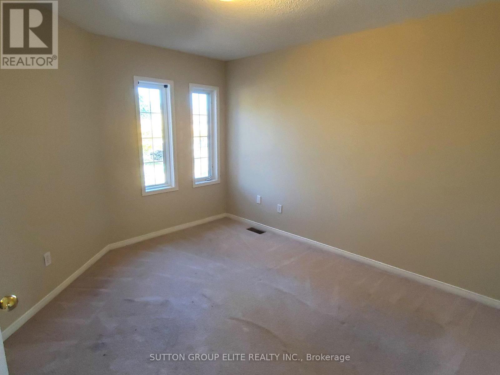 3938 Nightshade Lane, Mississauga, Ontario  L5N 7J4 - Photo 13 - W12439402