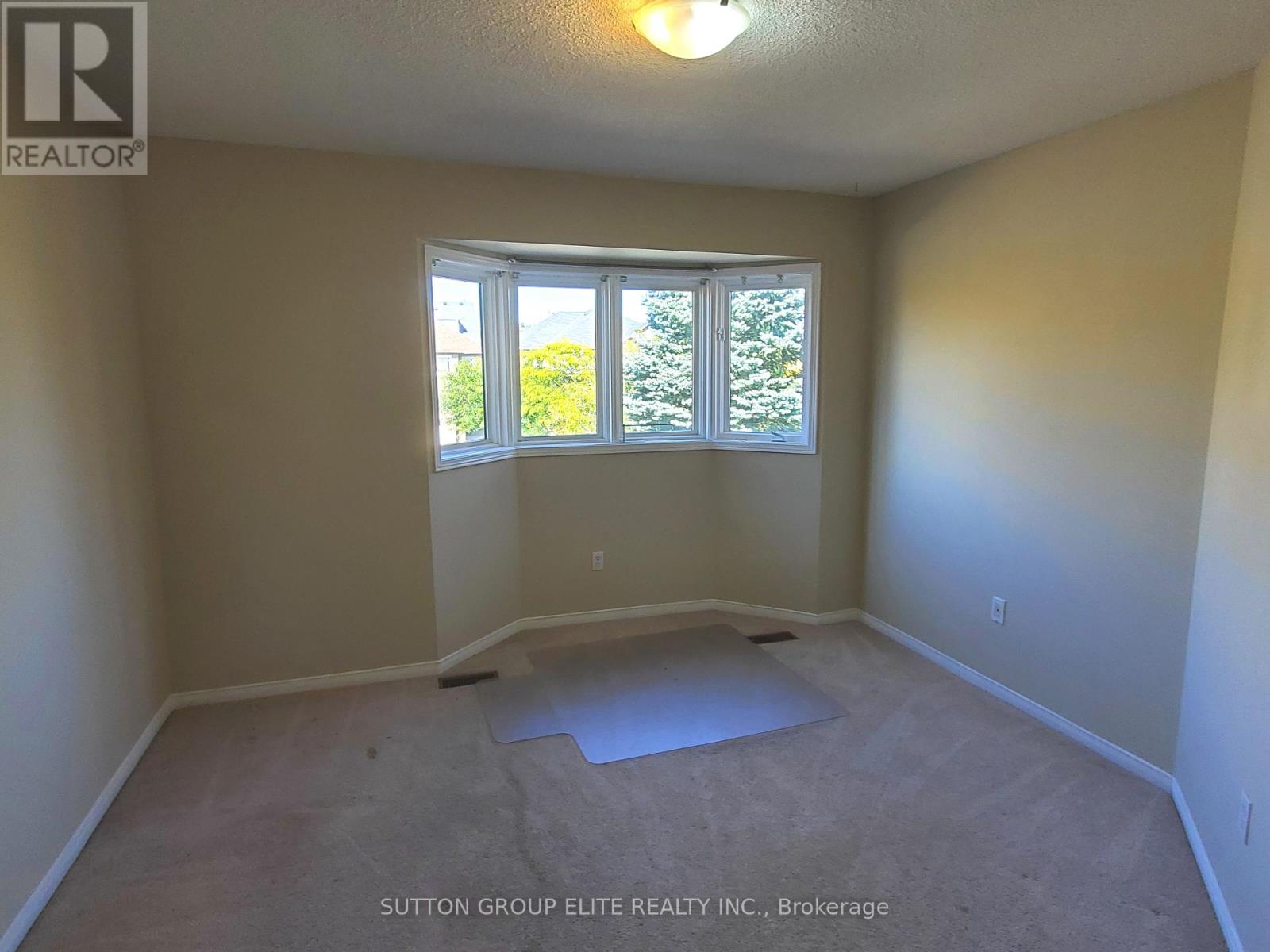 3938 Nightshade Lane, Mississauga, Ontario  L5N 7J4 - Photo 14 - W12439402