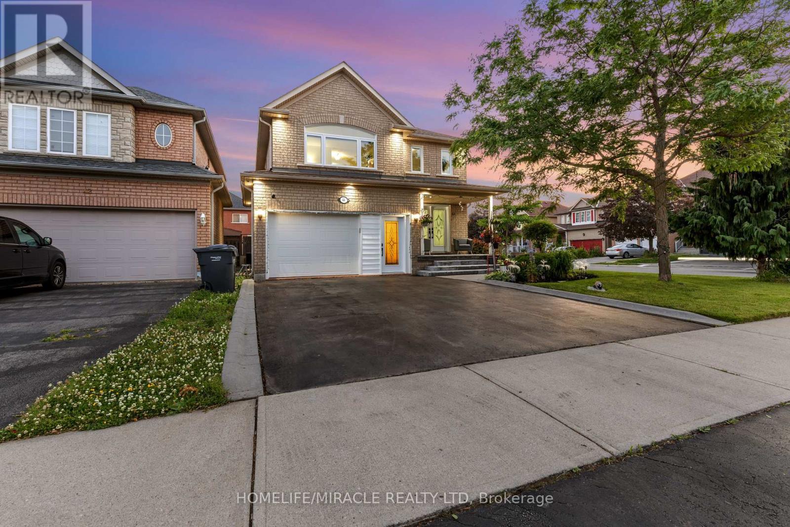 44 Newark Way, Brampton, Ontario  L7A 2W8 - Photo 13 - W12439403